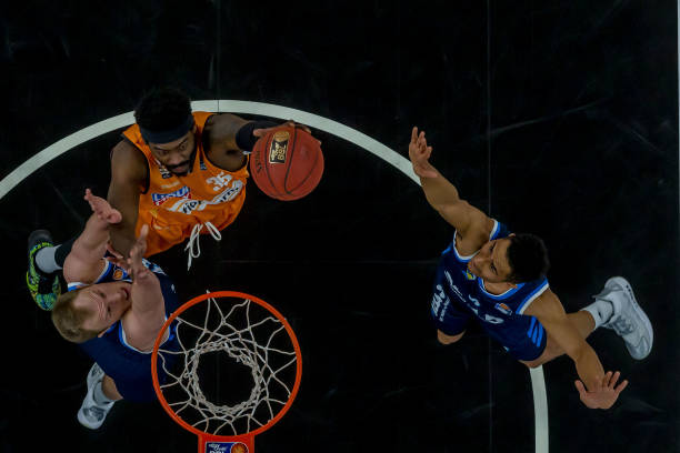 方防线的空 方防线的空